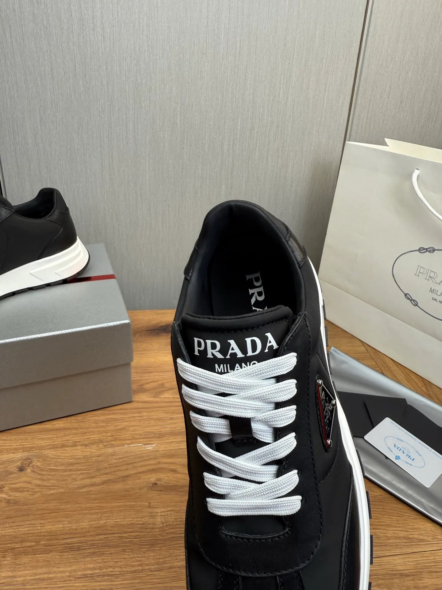 Men's shoes 💰560💰 [PRADA] Hot-selling men's shoes shipped 👏Official website synchronized ⬆️Original imported cowhide stitching waterproof fabric + cowhide lining, 1⃣️:1⃣️reproduction, original bottom, 38-45 (45. Customized, non-refundable)